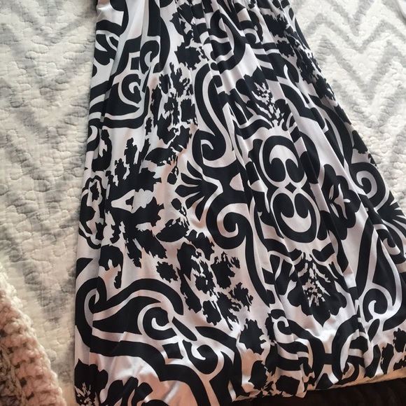 Dress - Picture 3 of 4